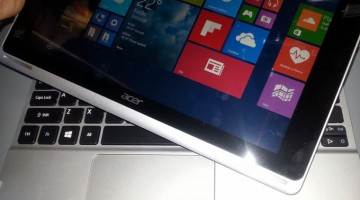 Foto cu Acer Switch 10 SW5-012-176D - review