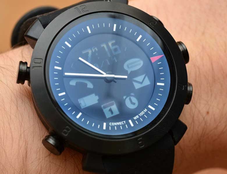smartwatch Cogito Classic cu autonomie foarte buna