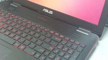 laptop asus rog gaming cu tastatura iluminata
